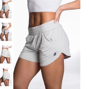 ISO!! L Ptula Maribel Shorts in Sand Dunes